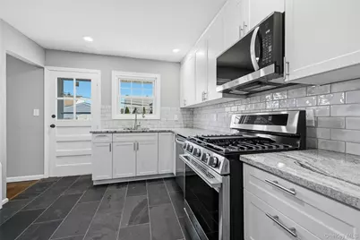 123 S Fordham Road, Hicksville, NY 11801 - Photo 10