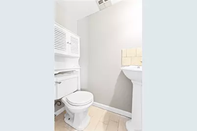 10 Bartlett Commons, Yaphank, NY 11980 - Photo 4