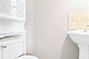 10 Bartlett Commons, Yaphank, NY 11980 - Photo 4