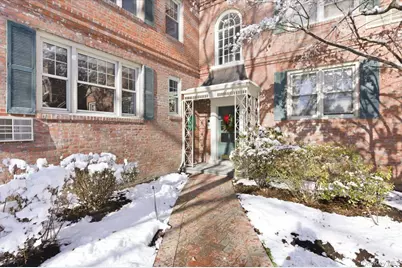 75 Maine Avenue #B-1, Rockville Centre, NY 11570 - Photo 2