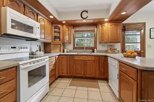 15 Royal Oak Rd, Stone Ridge, NY 12484 - Photo 12