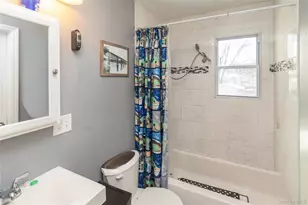 19 Maryland Ave, Poughkeepsie, NY 12603 - Photo 12