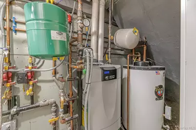 9 Lyons Place, New Rochelle, NY 10801 - Photo 12