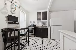 303 E 37th St, New York, NY 10016 - Photo 2