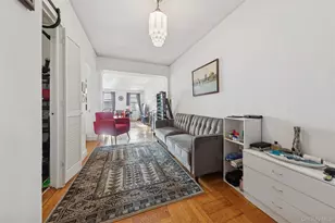 303 E 37th St, New York, NY 10016 - Photo 4