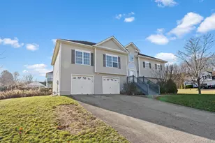 17 Carmella Rd, Highland, NY 12528 - Photo 2