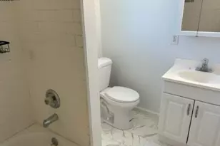 578 S 15th St, Lindenhurst, NY 11757 - Photo 8