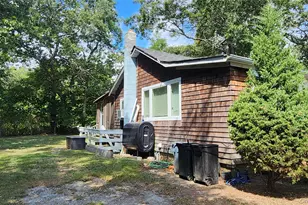 193 Commack Rd, Mastic Beach, NY 11951 - Photo 36