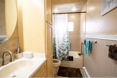 1390 America Avenue, West Babylon, NY 11704 - Photo 16