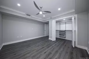 100 Glen St, Glen Cove, NY 11542 - Photo 10