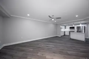 100 Glen St, Glen Cove, NY 11542 - Photo 4