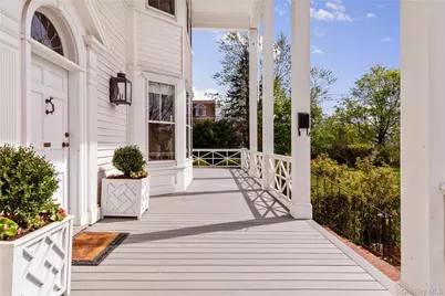 35 S Penataquit Avenue, Bay Shore, NY 11706 - Photo 18