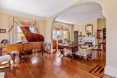 35 S Penataquit Avenue, Bay Shore, NY 11706 - Photo 6