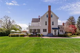 35 S Penataquit Ave, Bay Shore, NY 11706 - Photo 12