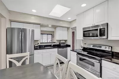 46 Kalda Lane, Plainview, NY 11803 - Photo 18