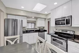 46 Kalda Ln, Plainview, NY 11803 - Photo 18