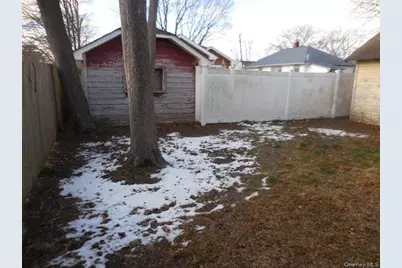 306 Greeley Avenue, Sayville, NY 11782 - Photo 10