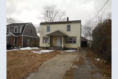 306 Greeley Avenue, Sayville, NY 11782 - Photo 2
