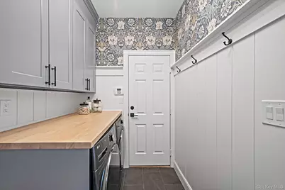 118 Fairway View Drive #118, Commack, NY 11725 - Photo 18