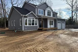 4 Lotto Ct, Lake Grove, NY 11755 - Photo 2