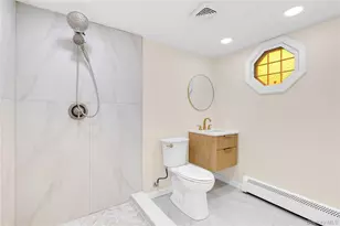 1554 Holiday Park Dr, Wantagh, NY 11793 - Photo 10