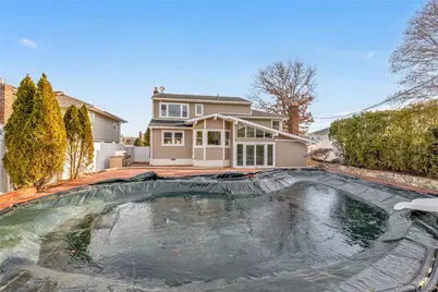 1554 Holiday Park Drive, Wantagh, NY 11793 - Photo 38