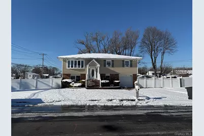 118 Lincoln Avenue, Deer Park, NY 11729 - Photo 2