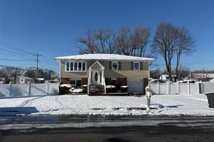 118 Lincoln Ave, Deer Park, NY 11729 - Photo 2