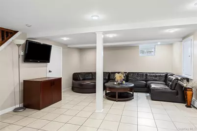 24 Ferndale Drive, Hicksville, NY 11801 - Photo 16