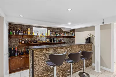 24 Ferndale Drive, Hicksville, NY 11801 - Photo 18