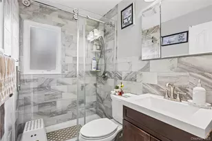 24 Ferndale Dr, Hicksville, NY 11801 - Photo 12