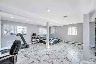 19 Evers St, Hicksville, NY 11801 - Photo 16