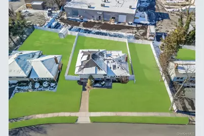 19 Evers Street, Hicksville, NY 11801 - Photo 2