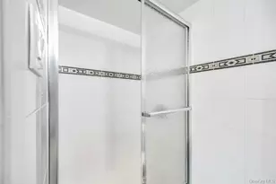 19 Evers St, Hicksville, NY 11801 - Photo 14