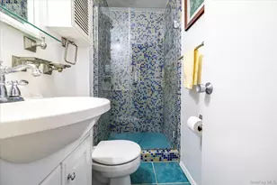 151-15 84th St, Howard Beach, NY 11414 - Photo 10