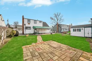 2127 Erma Dr, East Meadow, NY 11554 - Photo 26