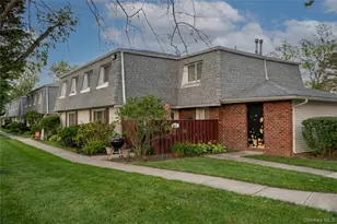 288 Feller Dr, Central Islip, NY 11722 - Photo 2