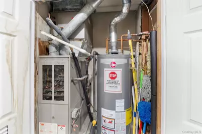 288 Feller Drive, Central Islip, NY 11722 - Photo 16