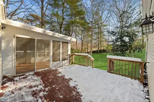 10 Pinedale Ave, Farmingville, NY 11738 - Photo 6