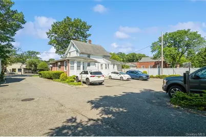 128 Merrick Avenue, Merrick, NY 11566 - Photo 30