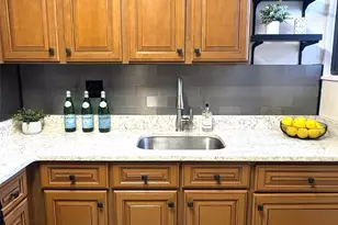 166 Pearsall Dr, Mount Vernon, NY 10552 - Photo 8