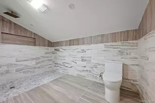 176-12 Kildare Rd, Jamaica, NY 11432 - Photo 32