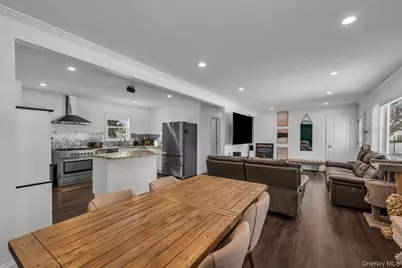 34 W Court Drive, Centereach, NY 11720 - Photo 6