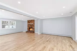 19 Stuyvesant Cir E, East Setauket, NY 11733 - Photo 18