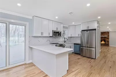 19 Stuyvesant Circle E, East Setauket, NY 11733 - Photo 12