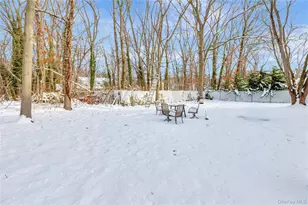 19 Stuyvesant Cir E, East Setauket, NY 11733 - Photo 36