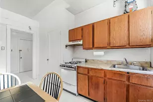 880 W 181st St, New York, NY 10033 - Photo 6