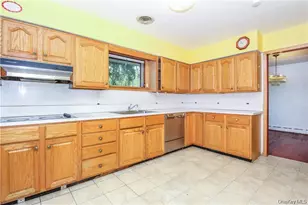 26 Montrose Point Rd, Montrose, NY 10548 - Photo 2