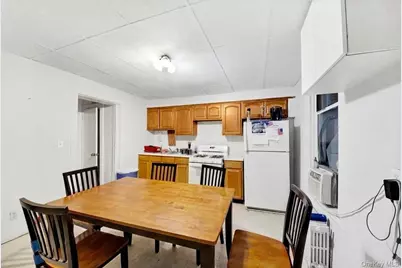 11 N 6th Avenue, Mount Vernon, NY 10550 - Photo 14