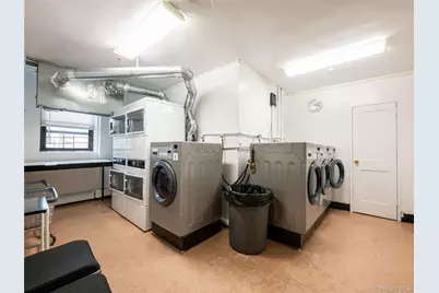 25 Park Place #2C, Great Neck, NY 11021 - Photo 26